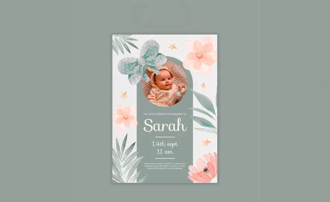 Tarjeta de nacimiento personalizada con diseño floral y foto del bebé Sarah.